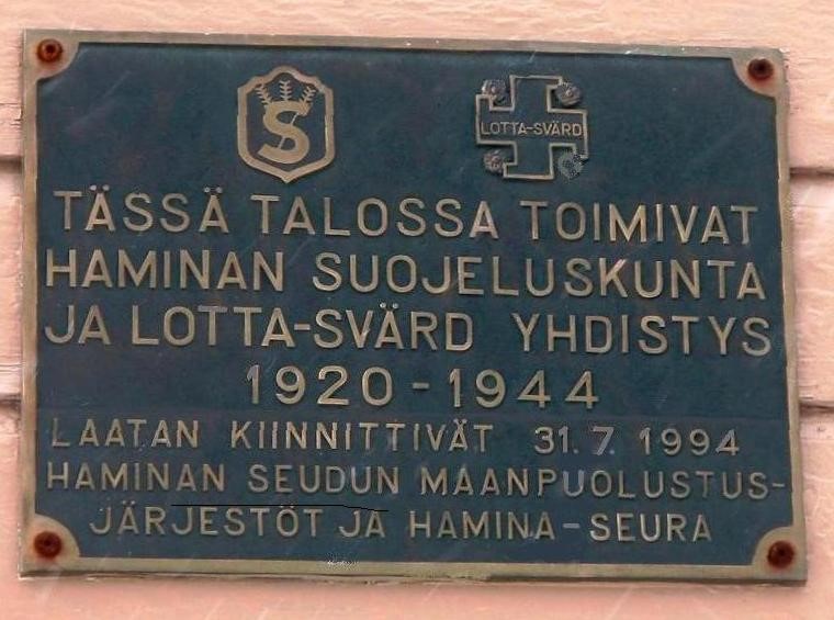 Haminan Suojeluskunnan ja Lotta-Svärd – paikallisosaston muistolaatta